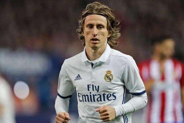 【日职】肩伤阴影未癒！巨人投手近藤大亮本季结束后引退｜日本职棒